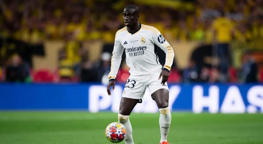 Real Madrid cogita venda de titular para trazer Alphonso Davies, do Bayern