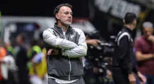 Milito vê momento delicado do Atlético-MG e liga sinal de alerta após tropeços no Brasileirão