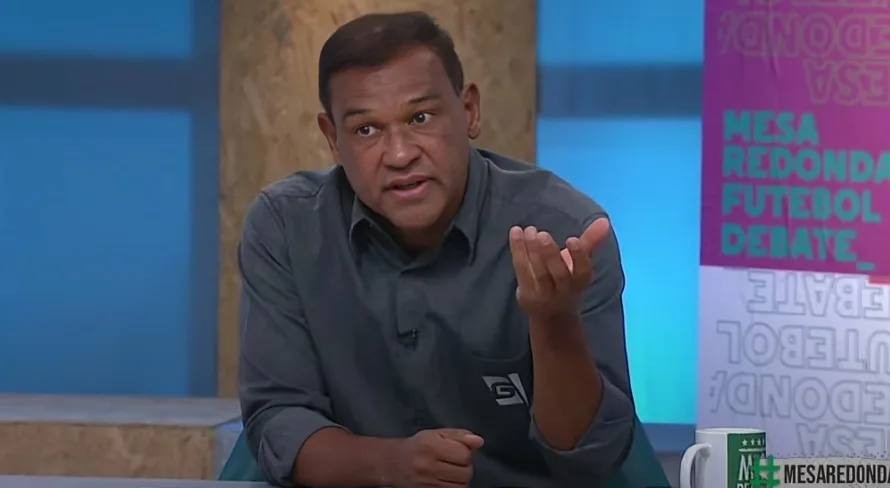 Muller aponta centroavante destaque no Brasil hoje: “É artilheiro”