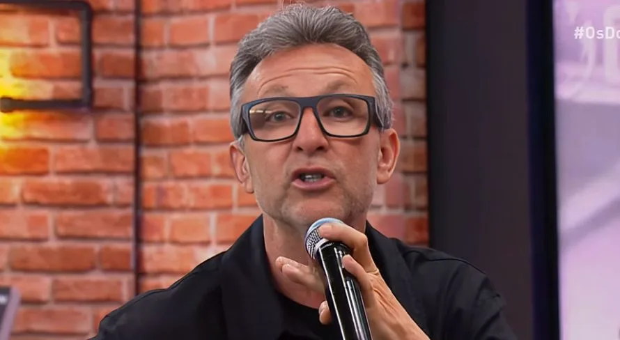 Neto cita top-5 dos melhores da história do futebol brasileiro