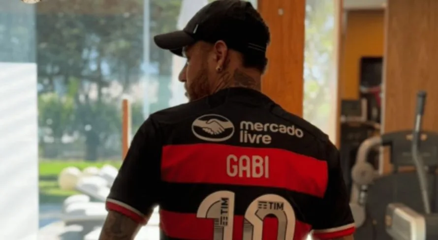 Renato Maurício Prado ironiza Neymar com a camisa do Flamengo: “Não é de graça”