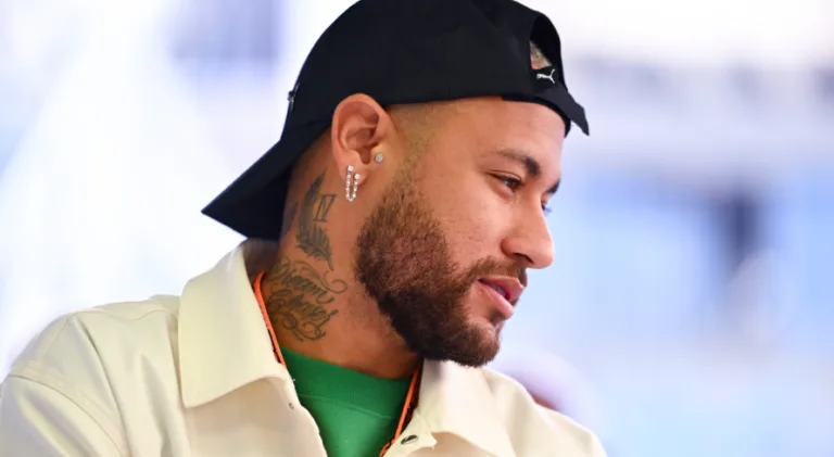 Neymar declara torcida por Vinícius Júnior na Bola de Ouro e aborda possível retorno ao Santos