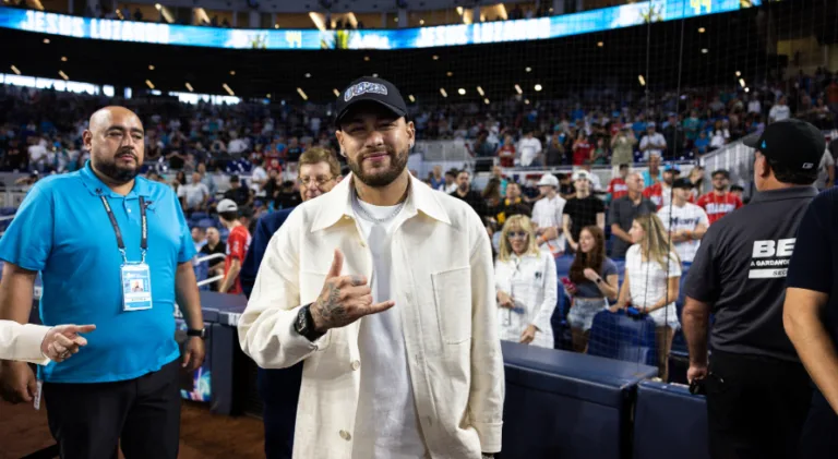 Neymar compara jogador do Fluminense com Cristiano Ronaldo: “Não é reverenciado”