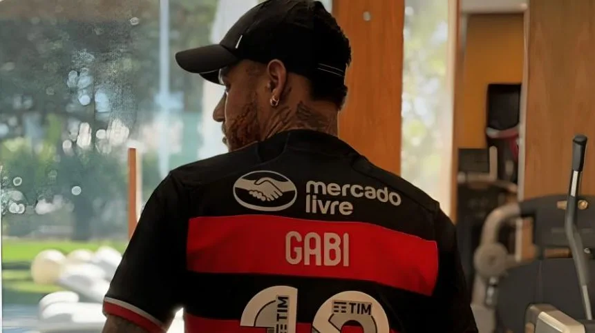 Neymar ganha por dia valor acima do maior salário mensal do Flamengo; veja cifras