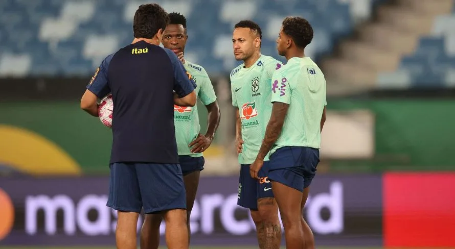 Neymar revela como tenta proteger Vinícius Júnior e Rodrygo: “Dar a cara a tapa”