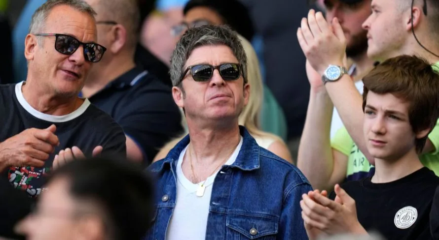 Torcedor do Manchester City, astro do rock não crê em saída de Guardiola