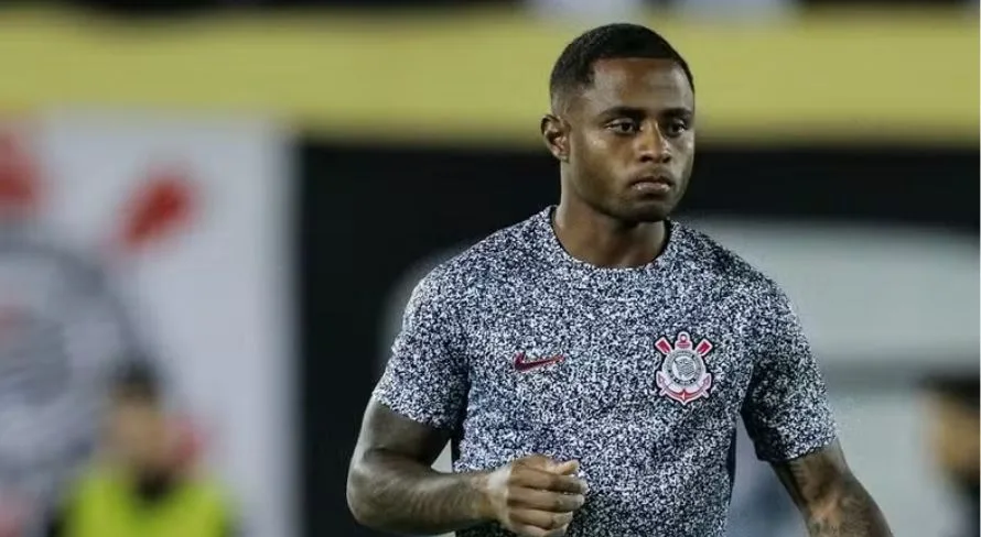 Jogador do Corinthians pensou em procurar imprensa para fazer revelações, mas foi convencido a ficar em silêncio