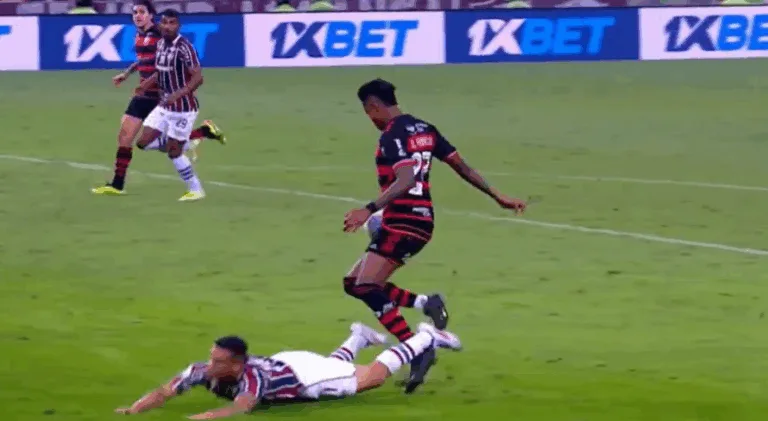 Arnaldo Ribeiro critica comentarista do Grupo Globo por fala após vitória do Flamengo