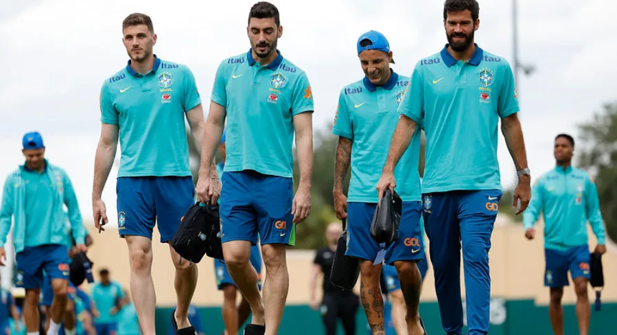 Praetzel e Barros comentam escolha de goleiro da seleção brasileira