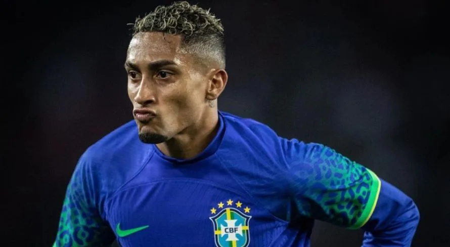 Raphinha desabafa sobre declaração de Ronaldinho: “Eu não concordo”
