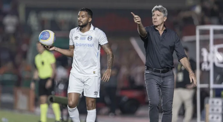 Renato Gaúcho responde torcedores do Grêmio que o chamaram de burro: “Isso não me preocupa”