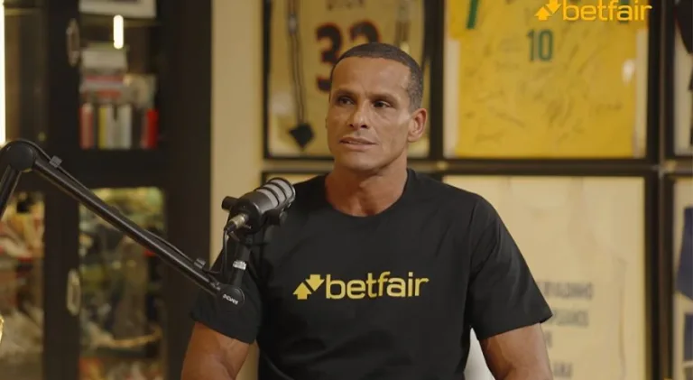 Rivaldo aponta atacante diferenciado do futebol brasileiro