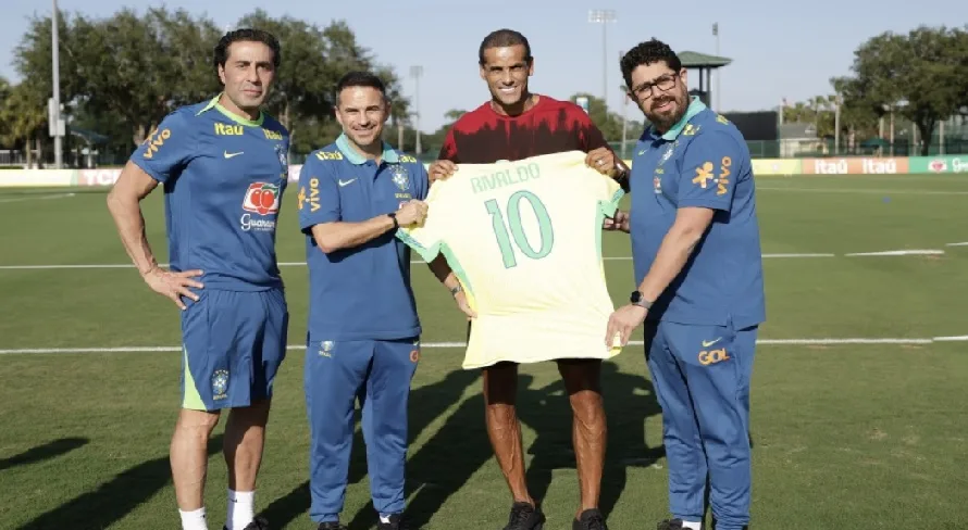 Rivaldo não pipoca e elege melhor jogador do mundo na temporada