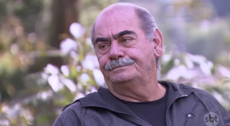 Rivellino se impressiona com “futebol ruim” de clube no Brasileirão: “Preocupante”