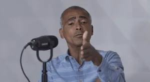 Romário dispara contra ex-atacante da seleção: “Decepcionado”