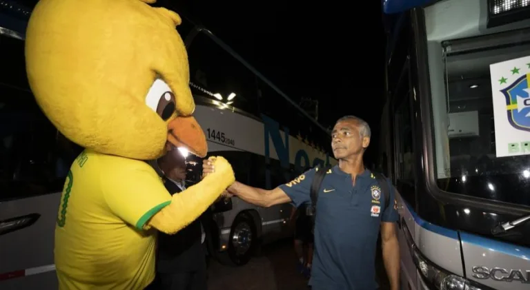 Romário exclui Vinícius Júnior e aponta “fazedor de gol nato” do futebol brasileiro