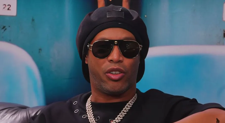 Ronaldinho Gaúcho crava melhor jogador que já enfrentou