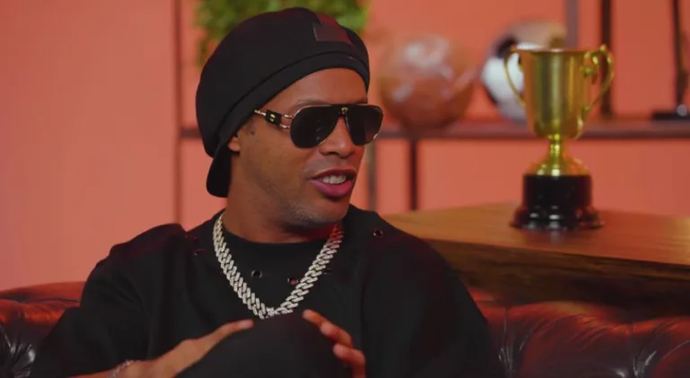 Ronaldinho Gaúcho aponta cinco jogadores capazes de dominar o futebol mundial