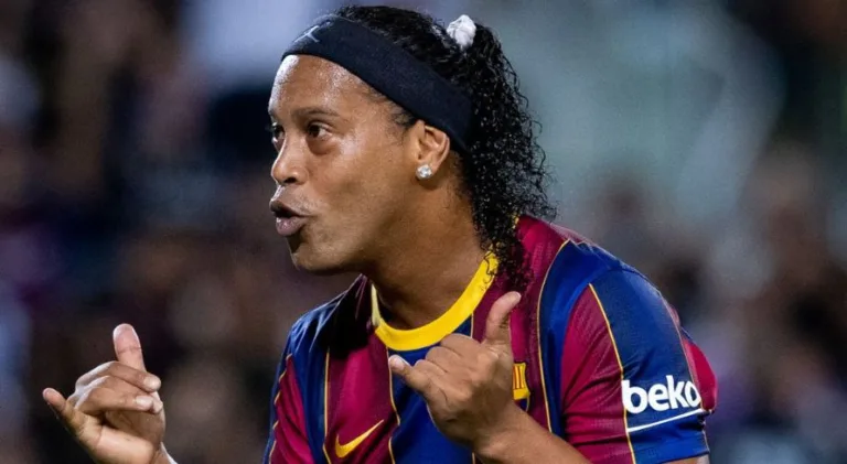 Ronaldinho Gaúcho elege goleiro mais difícil que encarou na carreira