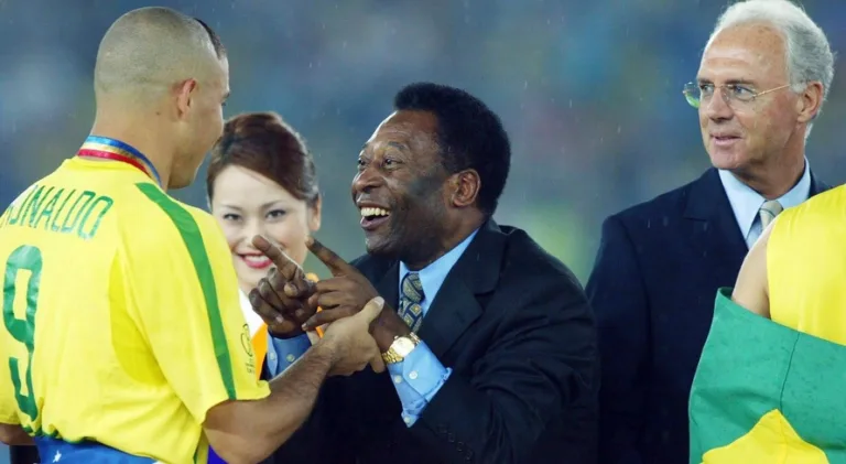 Site inclui Pelé e ignora Ronaldo em seleção de todos os tempos do futebol mundial