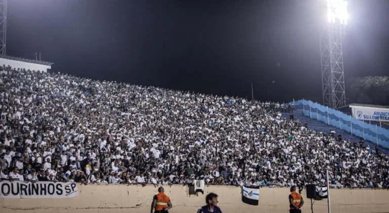Críticas da imprensa, aviso de Carille e espaço a garotos; as notícias do Santos hoje