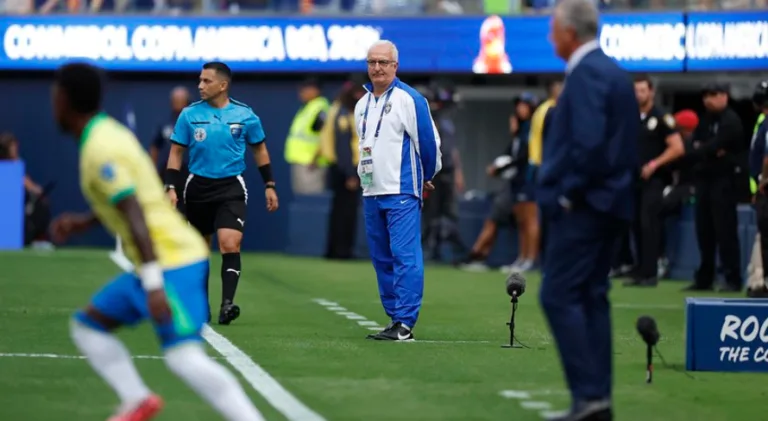Seleção brasileira tem desafio do campo reduzido na Copa América hoje contra o Paraguai