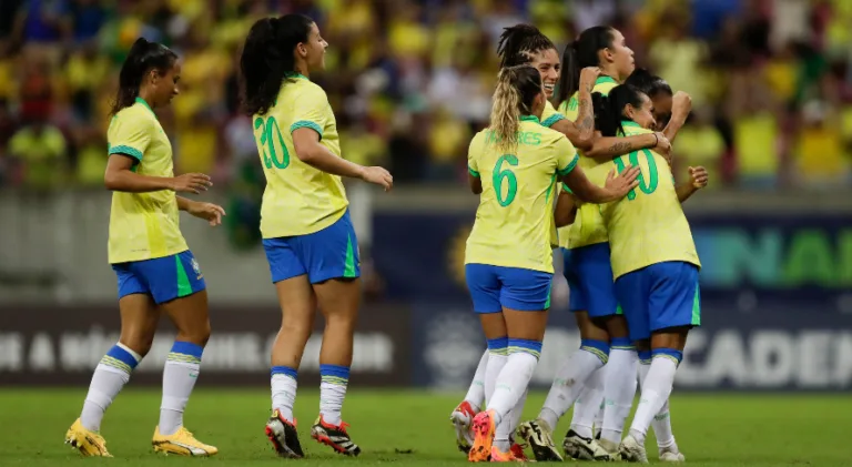 Seleção brasileira feminina goleia a Jamaica em amistoso com dois de Marta