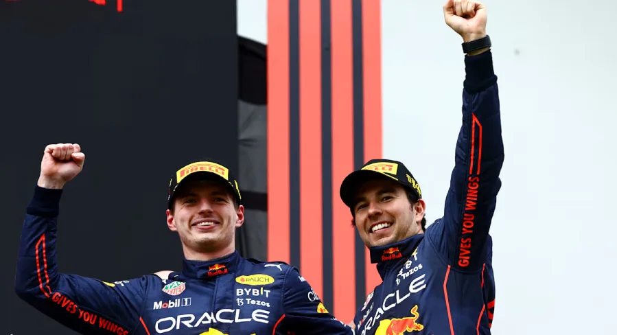 Sergio Pérez revela Max Verstappen como motivação para ficar na Red Bull