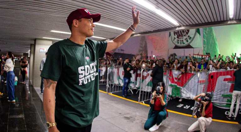 Thiago Silva é 15º jogador da seleção brasileira na Copa do Mundo de 2014 a retornar ao Brasil