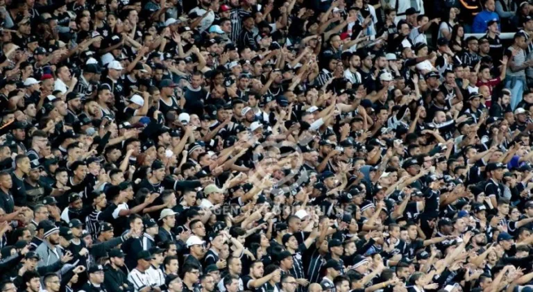 Milton Neves exalta torcida de clube do Brasileirão: “Maior prova de amor da história”