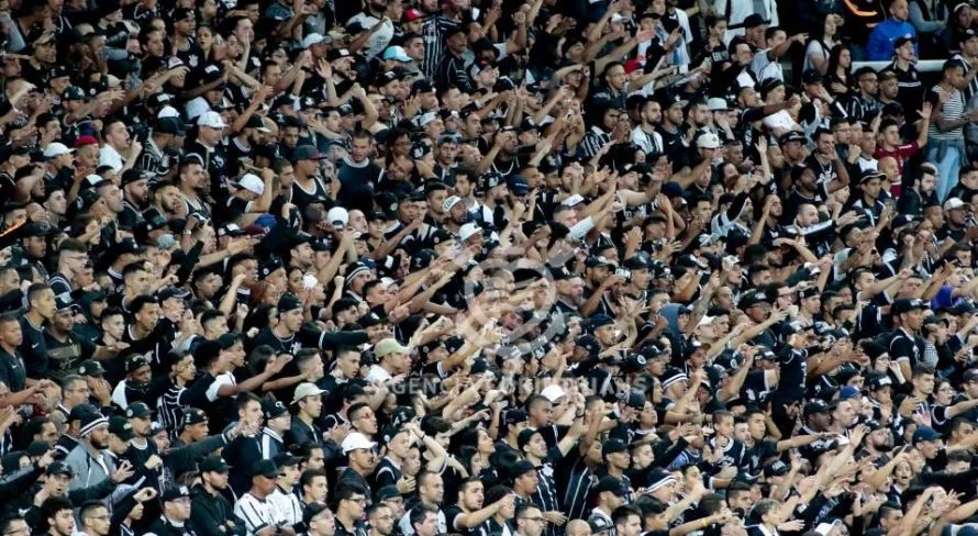 Milton Neves exalta torcida de clube do Brasileirão: “Maior prova de amor da história”