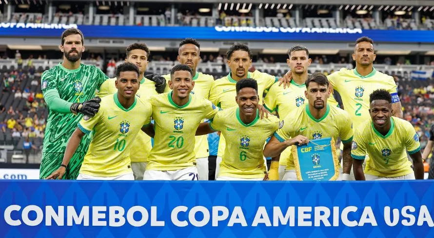 Tostão elege craque em vitória da seleção brasileira