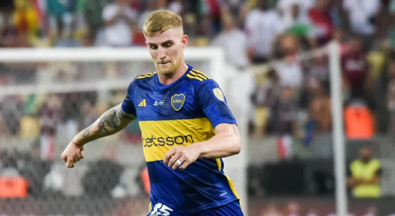 Desfalques na defesa preocupam e Palmeiras mira zagueiro do Boca Juniors