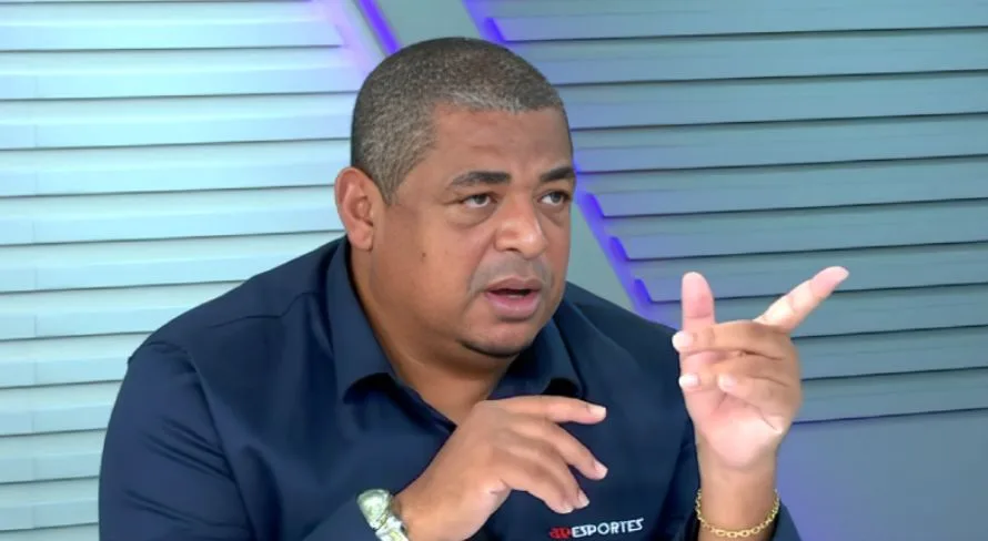 Vampeta cogita demissão de técnico no Brasileirão: “Na segunda-feira”