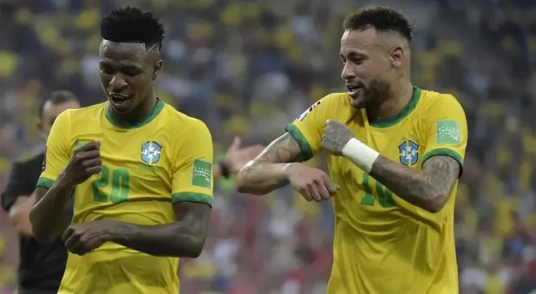 Djalminha não fica em cima do muro sobre Neymar x Vinícius Júnior: “Muito longe”