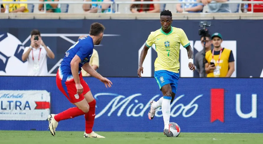 PVC compara Vinícius Júnior a pentacampeão pela seleção brasileira