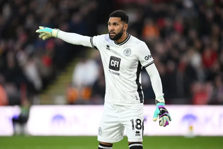 West Ham anuncia a contratação de experiente goleiro da Premier League