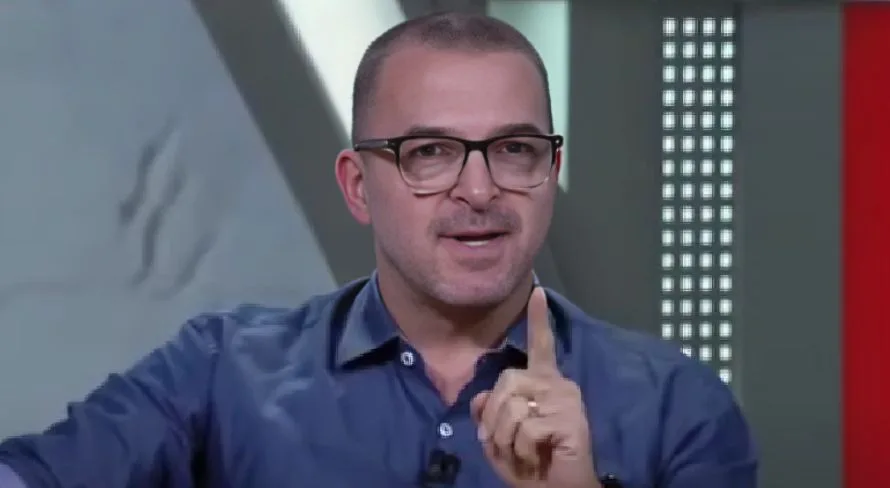 Zé Elias aponta camisa 10 “sumido” no Brasileirão: “Não estamos vendo”