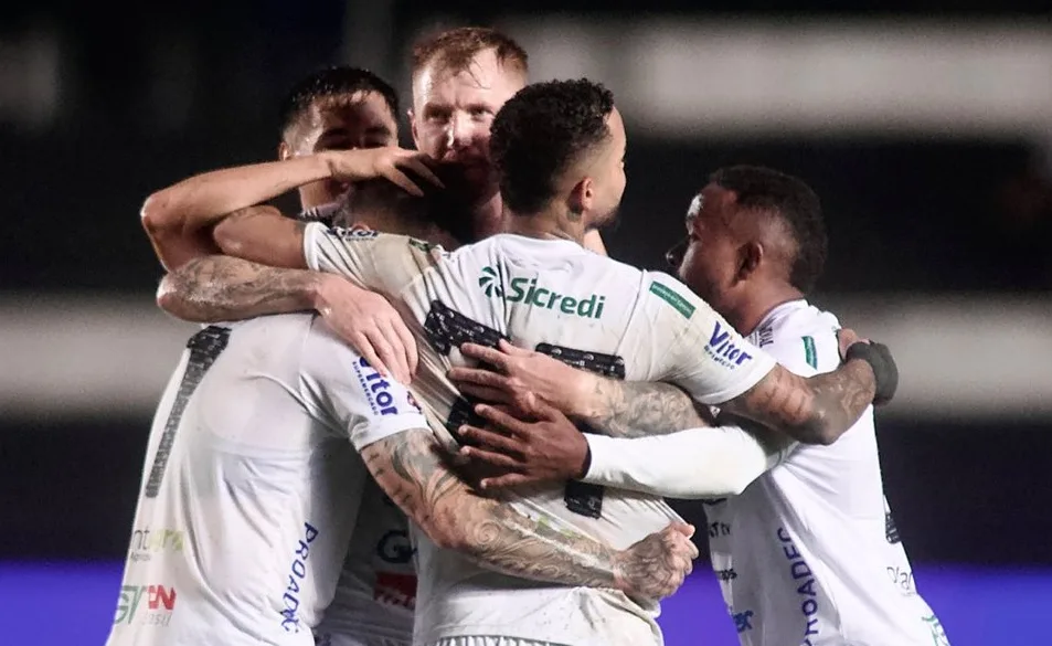 Operário bate o Goiás e retorna ao G-4 do Brasileirão Série B