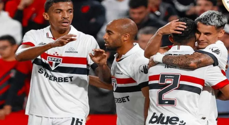 SPFC vence o Athletico-PR e garante vaga no G-4 do Brasileirão