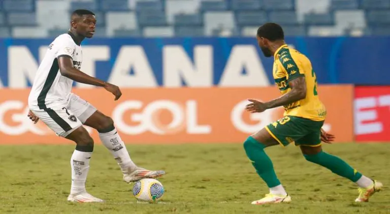 Botafogo supera o Cuiabá e se aproxima da liderança do Brasileirão Série A