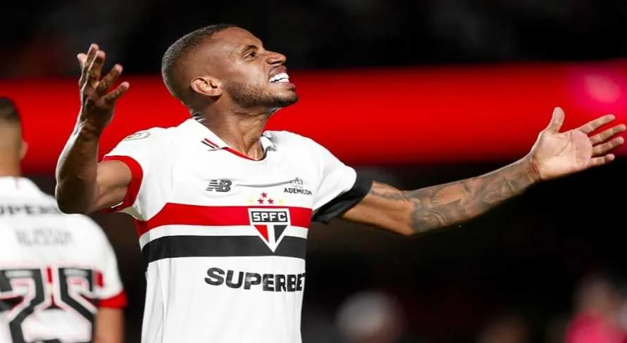 SPFC supera Red Bull Bragantino e conquista vaga no G-4 do Brasileirão
