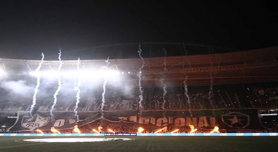 Mais ofensivo, Botafogo marca dois contra o Atlético-MG; assista