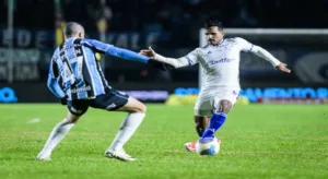Cruzeiro derrota o Grêmio pelo Brasileirão e amplia a crise em Porto Alegre