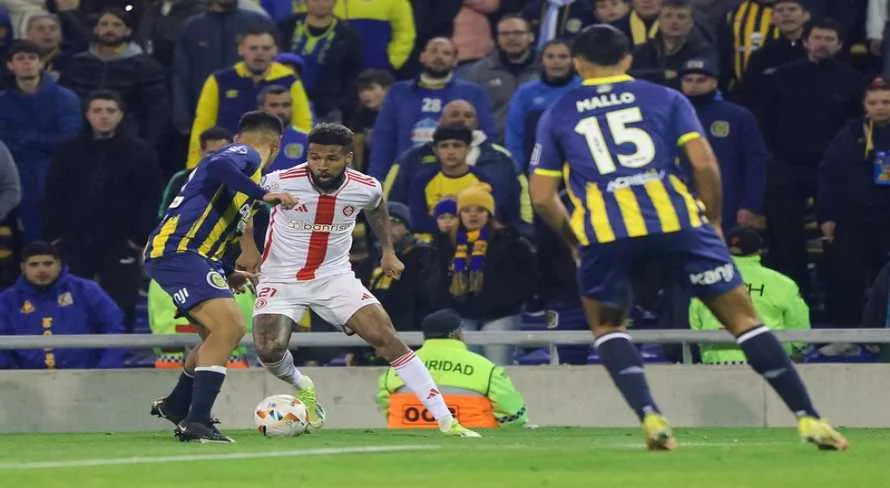 Internacional perde para o Rosario Central e se complica na Sul-Americana