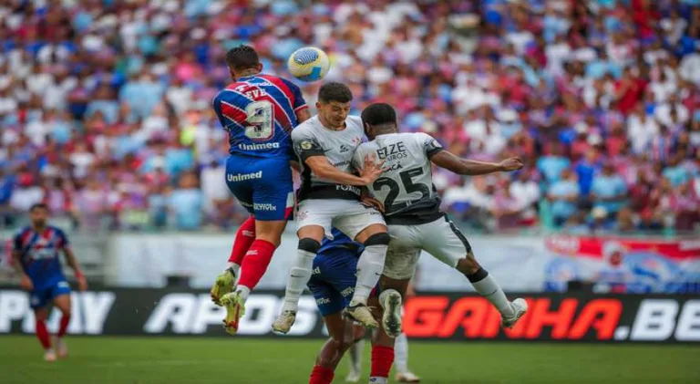 Em recuperação, Corinthians abre o placar contra o Bahia pelo Brasileirão; assista
