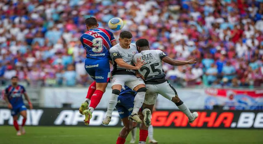 Em recuperação, Corinthians abre o placar contra o Bahia pelo Brasileirão; assista