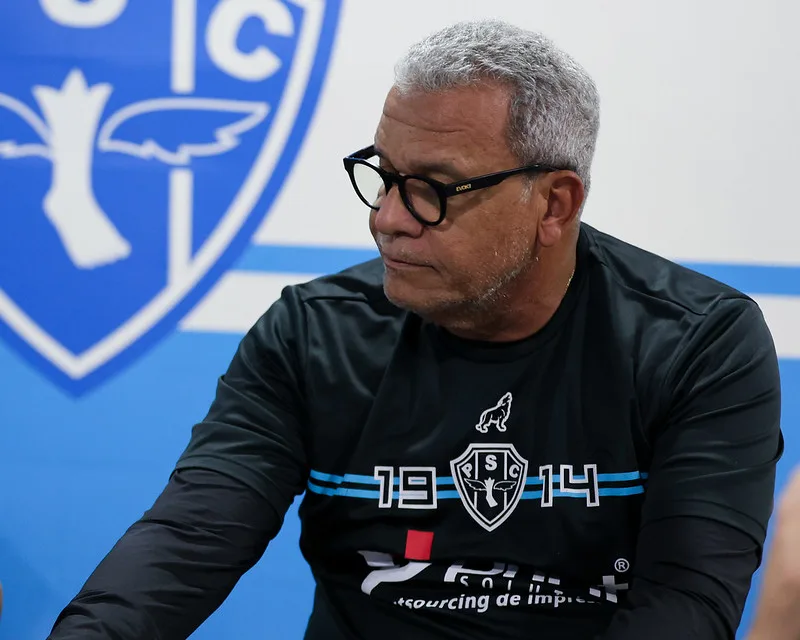 Técnico do Paysandu critica arbitragem após derrota para o Novorizontino