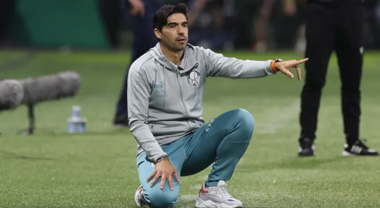 Abel Ferreira vê elenco do Palmeiras com opções e dois nomes por posição