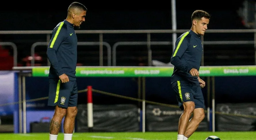 Allan explica relação com Philippe Coutinho e especulações de trocar Botafogo por Vasco